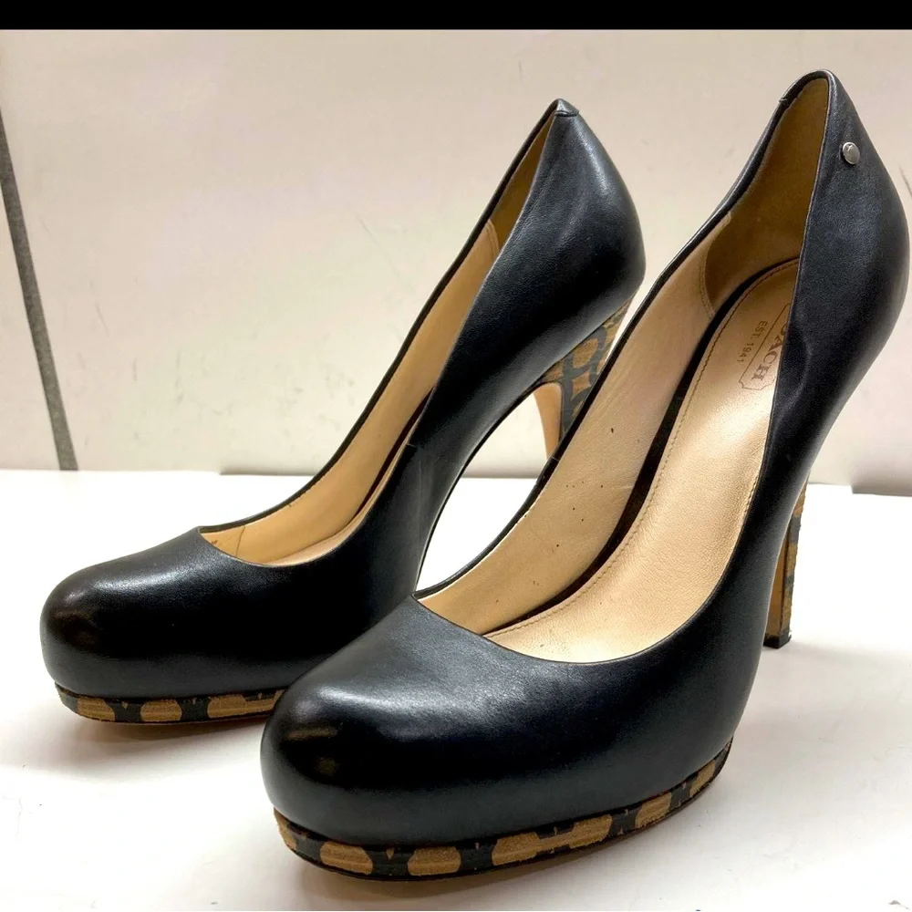 COACH Signature Alexa Black Pumps - Picture 5 of 16